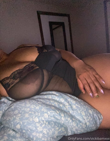 vickibamxxx sexy model photos