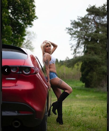 Kaposvari Lanyok porn actress gallery