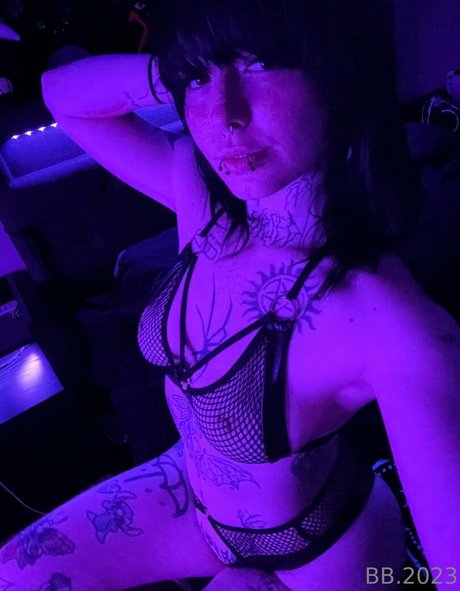 yourhotm lf free model pictures