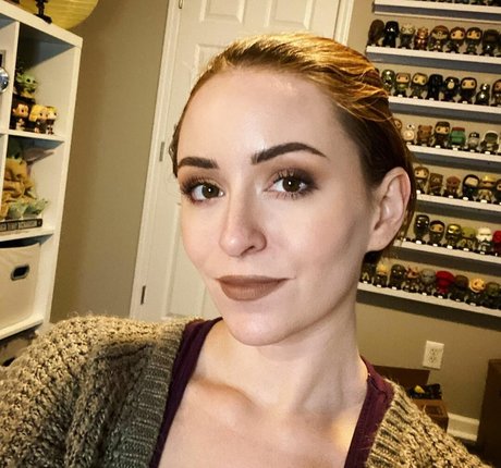 Mollie Damon free star photo