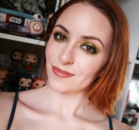 Mollie Damon pornographic model archive