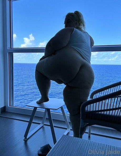 oliviajaide hot actress pics