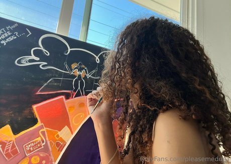 pleasemedusa star porn picture