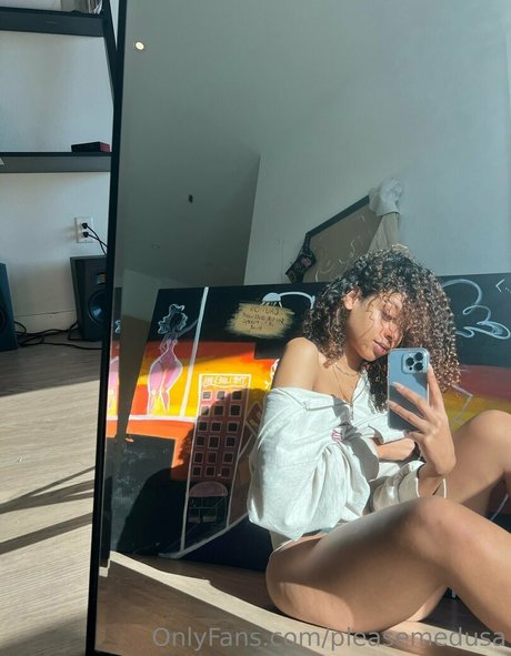 pleasemedusa pretty pornstar pic