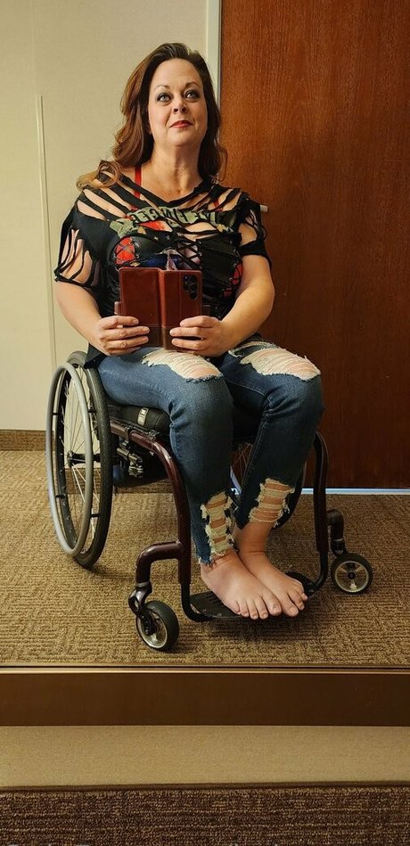 beingapara adult actress gallery