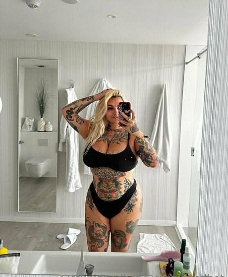 stupiderandhotter pornographic actress archive