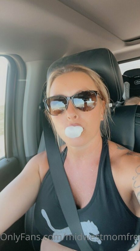 midwestmomfree nude star photos