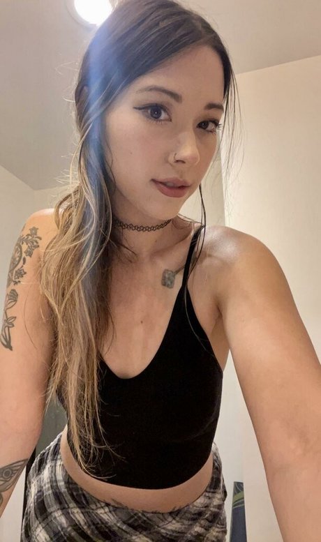 Laceyisanerd perfect model image