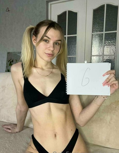 elia roz pornstar nude archive