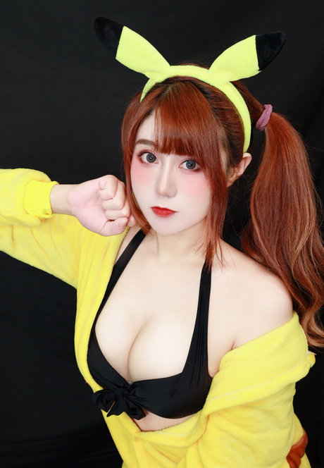 Uying sexy pornstar photo