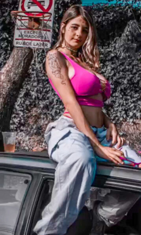 Jubartol0_ model adult pics