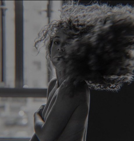 chelly pop star pretty photo