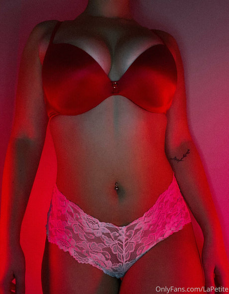 LaPetite sexy actress archive