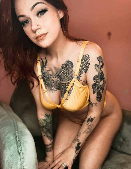 lleykt421 naked model photo