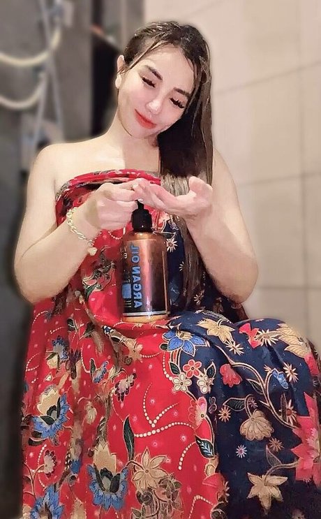 MekSarrah model nudes photos