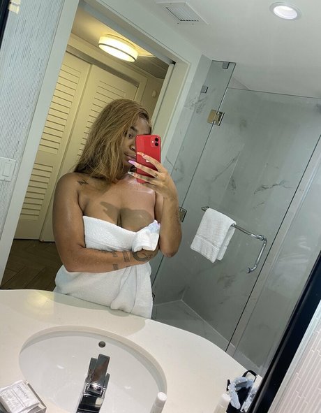 Nevvycakes pornstar nudes gallery