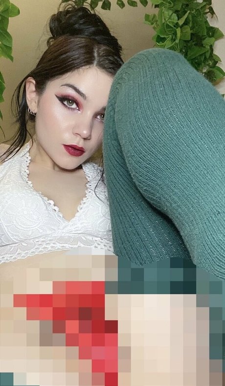 estherlynnriefree model top archive