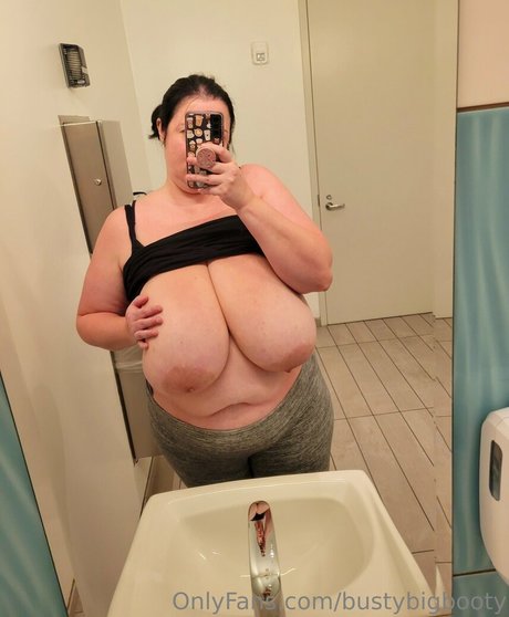 bustybigbooty Profile pic