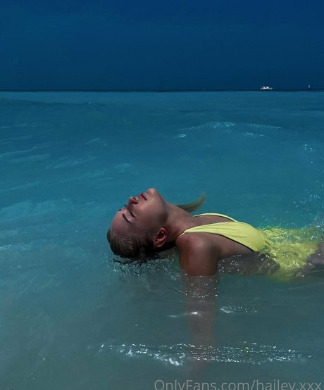 haileycherry exclusive star picture