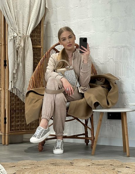 haileycherry nude pornstar picture