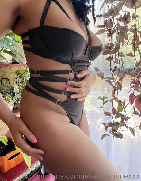 Jet Setting Jasmine top star img