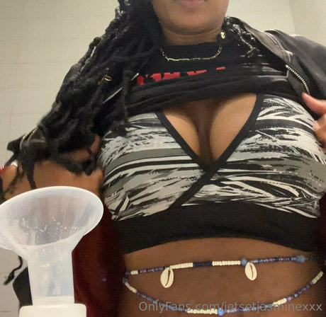 Jet Setting Jasmine star erotic pic