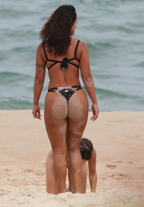 Carol Nakamura sexy model pictures