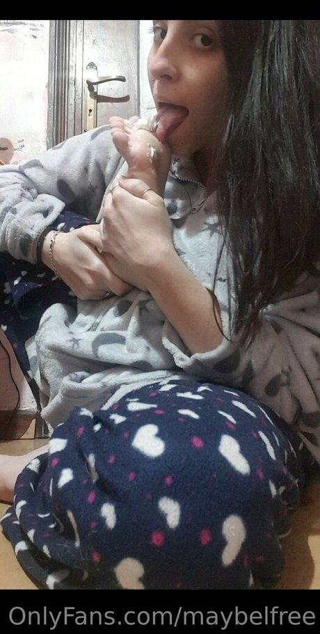 maybelfree porn model photo