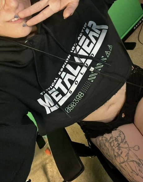 Bloodberry Tart pornographic model picture