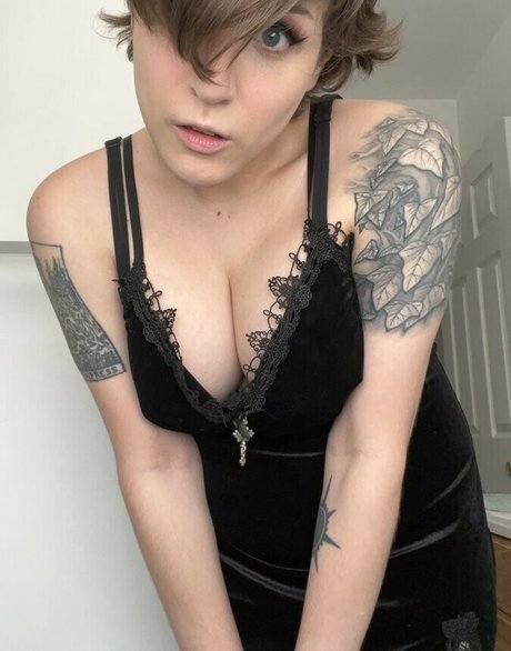 Bloodberry Tart pornstar art gallery