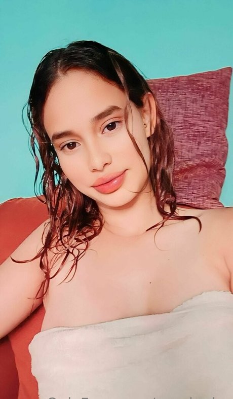 yessiaular high quality actress gallery