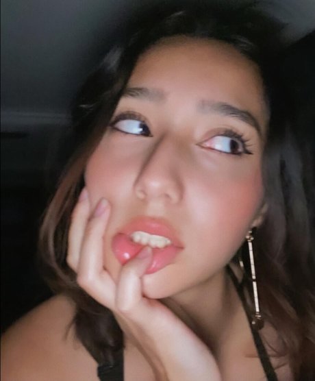 Sabrina Pezeshkian Profile pic