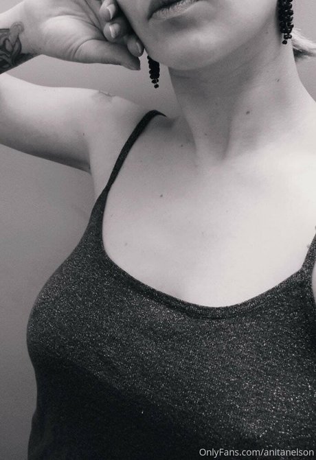 anitanelson nice model pic