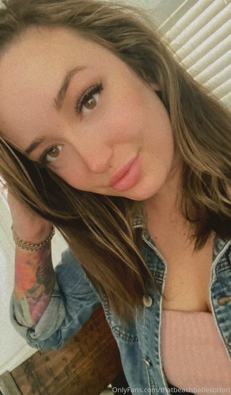 thatbeachbabekotton naked model pic