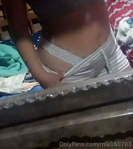 mia160703 pornographic actress img