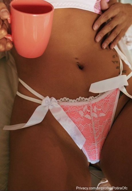 Jenifer potira art model pic