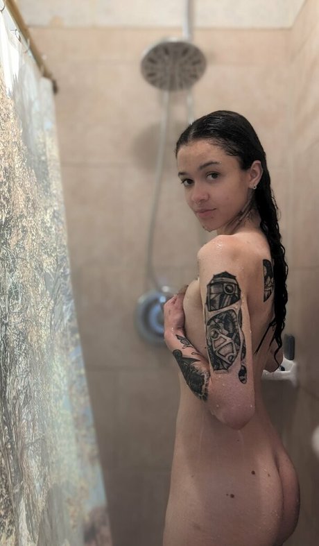 Whistlin6 model perfect pics