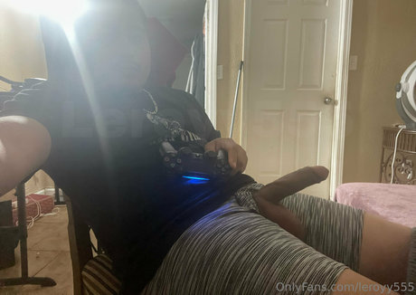 leroybrownhart nude model photo