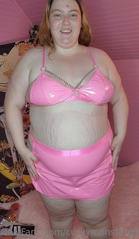curvymonstergirlfree model top photo