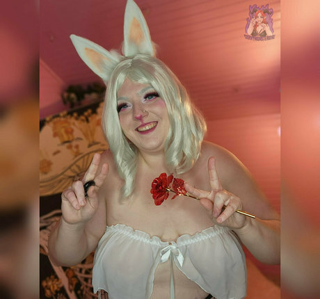 curvymonstergirlfree model pictures