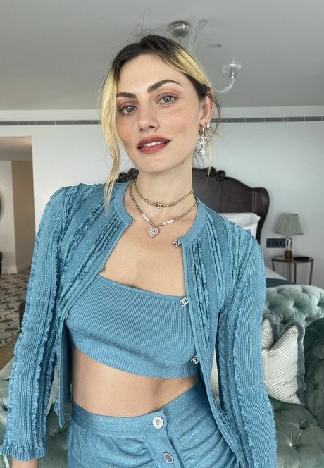 Phoebe Tonkin Profile pic