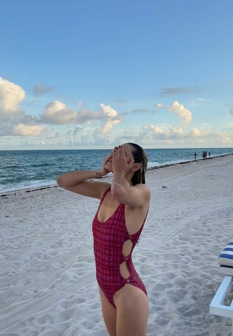 Phoebe Tonkin pornographic star picture