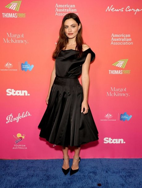 Phoebe Tonkin star sexy photos