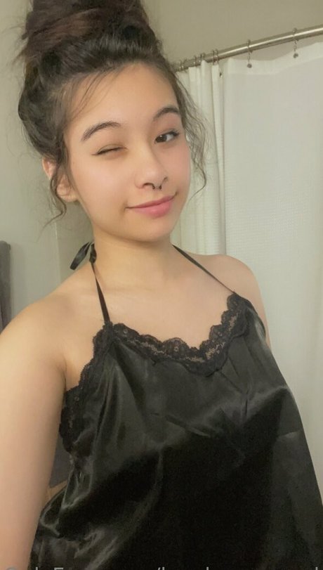 lewdgamermel model sexy gallery