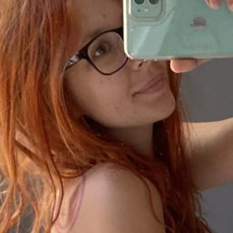 Evie Davis nude pornstar archive