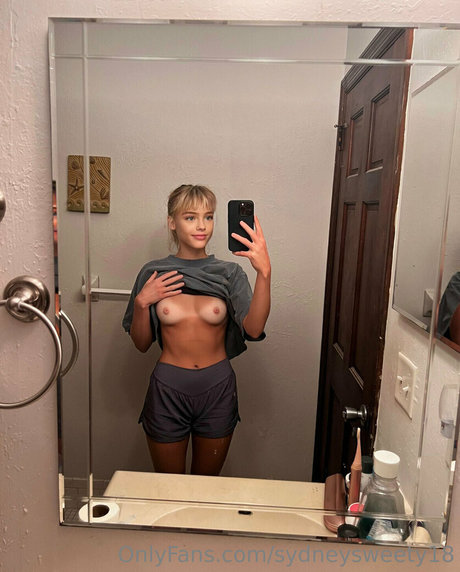 sydneysweety18 art actress archive