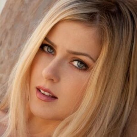 Abigaile Johnson sex actress picture