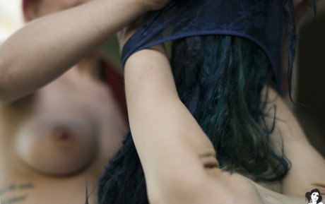 Alorali pornographic model photo