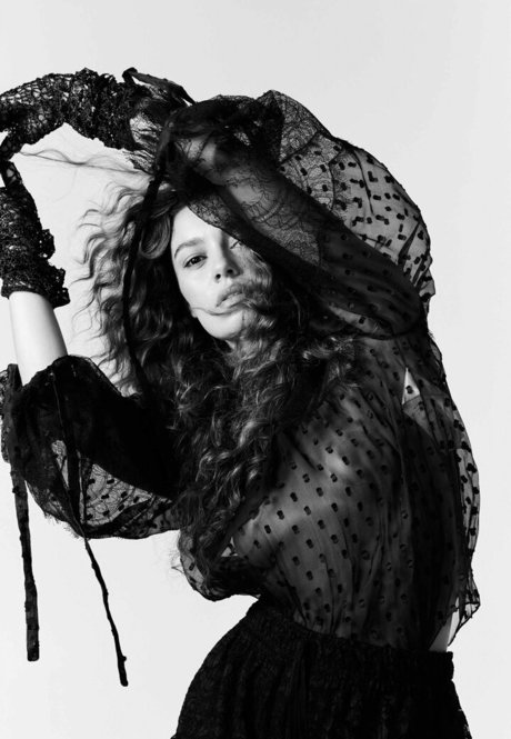 Sophie Charlotte pretty star image