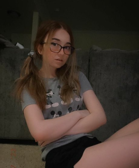 Lyssaurora model nudes photos